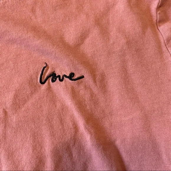 Pink medium shirt love embroidered - Picture 3 of 3
